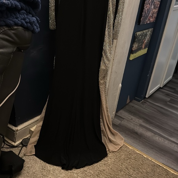 XSCAPE Embellished Colorblock Gown-size 12 - Picture 5 of 10